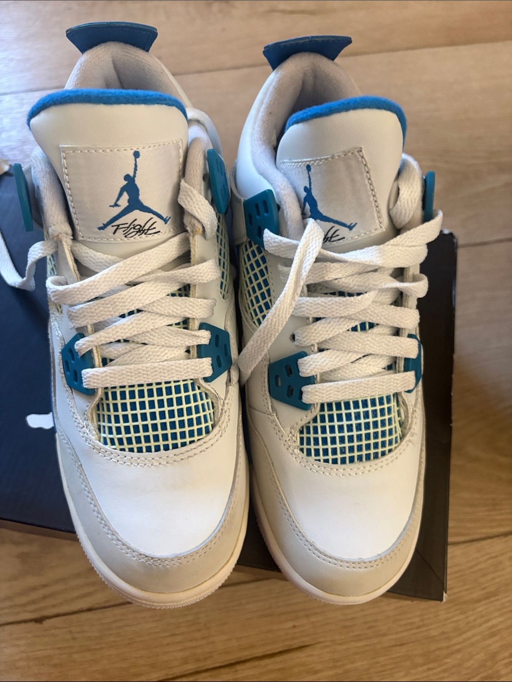 Air Jordan 4 Retro Military Blue size 4Y new in box